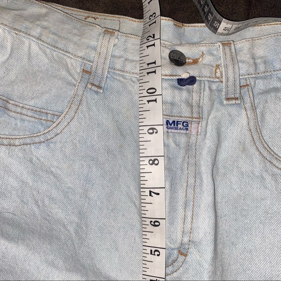 Vintage Marithe Francois Girbaud denim shorts in light blue wash, deadstock - Picture 6 of 10